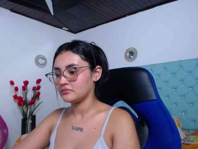 Kathemills235 webcam