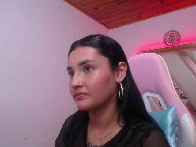 Kathemills235 webcam