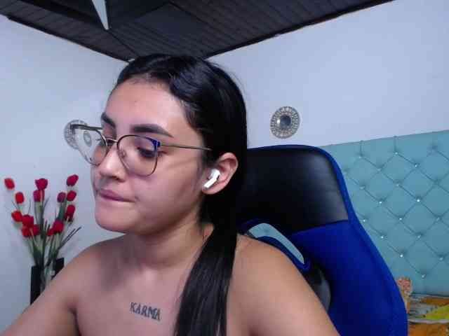 Kathemills235 webcam