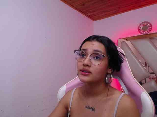 Kathemills235 webcam