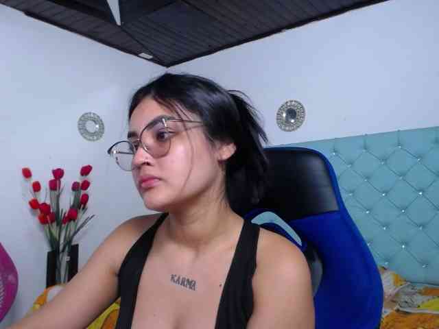 Kathemills235 webcam