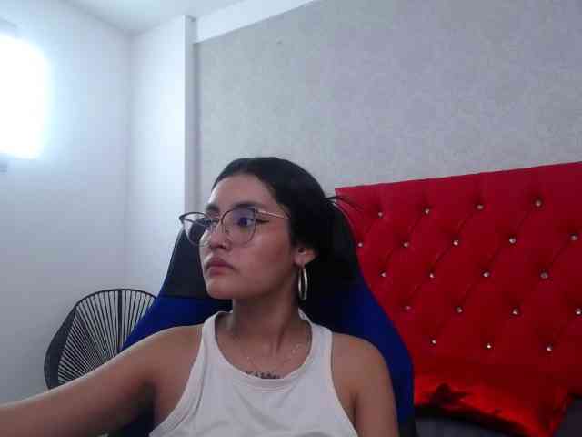 Kathemills235 webcam