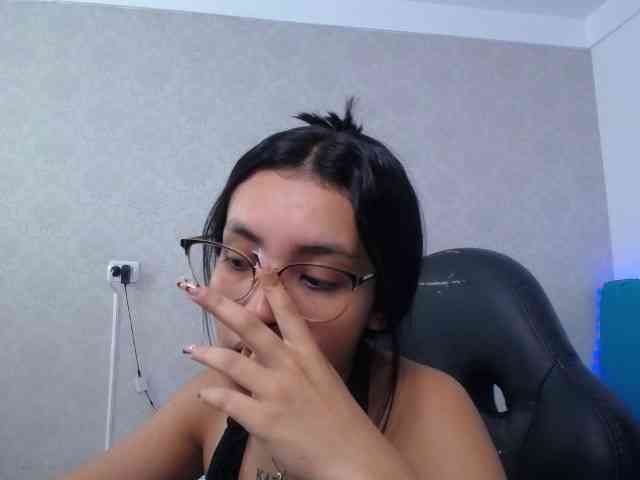 Kathemills235 webcam