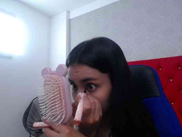 Kathemills235 webcam