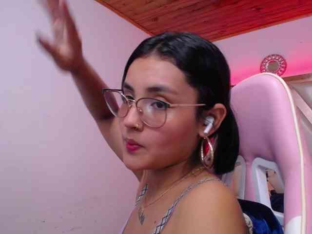 Kathemills235 webcam