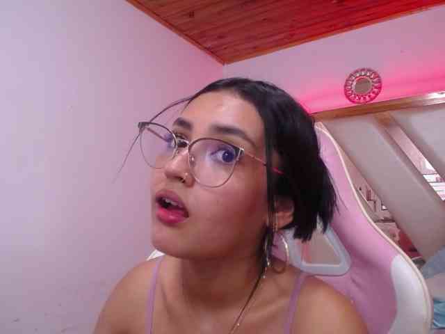 Kathemills235 webcam