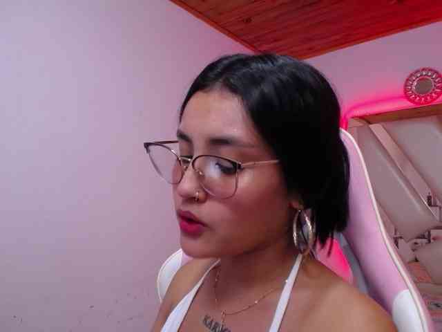 Kathemills235 webcam