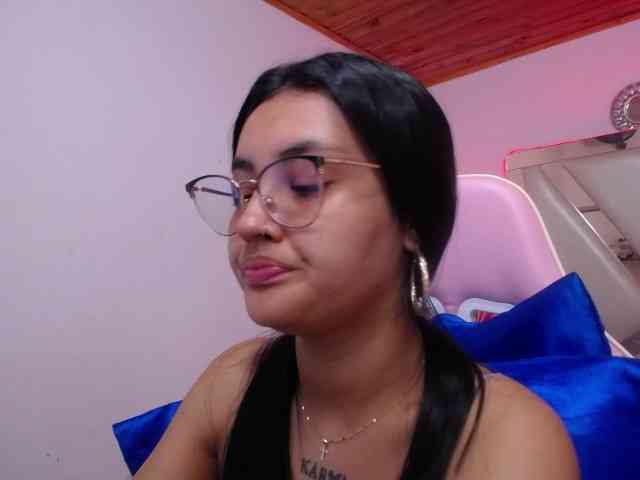 Kathemills235 webcam