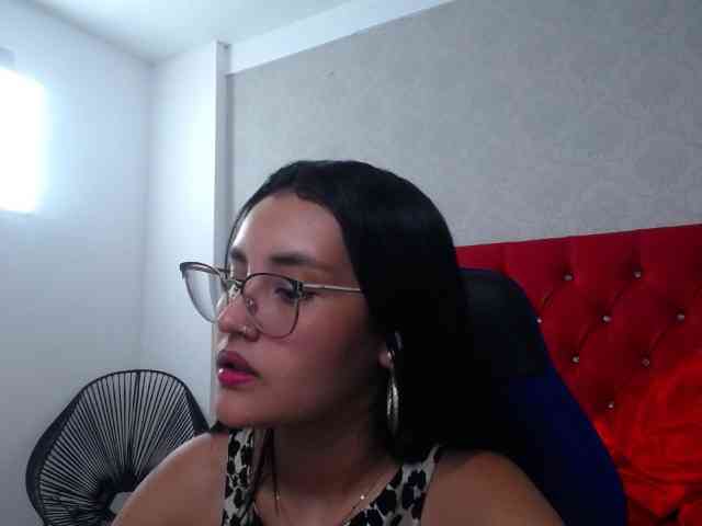 Kathemills235 webcam