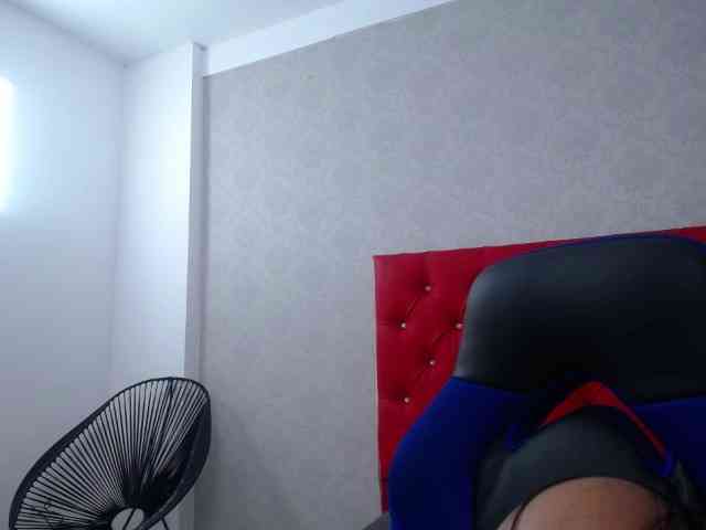Kathemills235 webcam