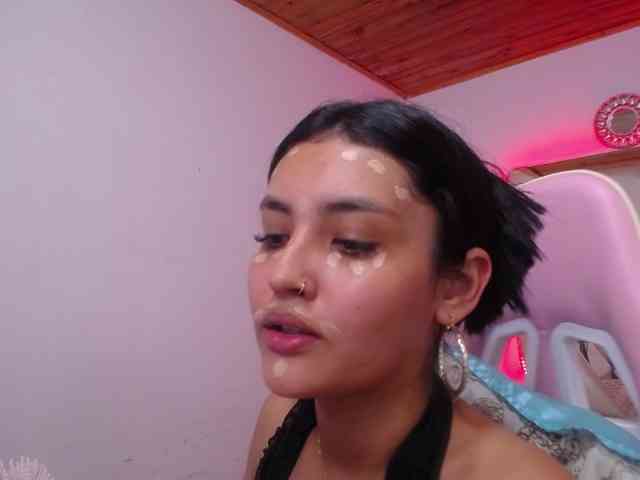 Kathemills235 webcam