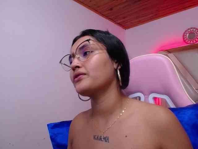 Kathemills235 webcam