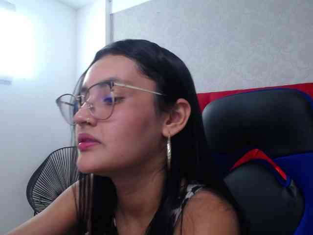 Kathemills235 webcam