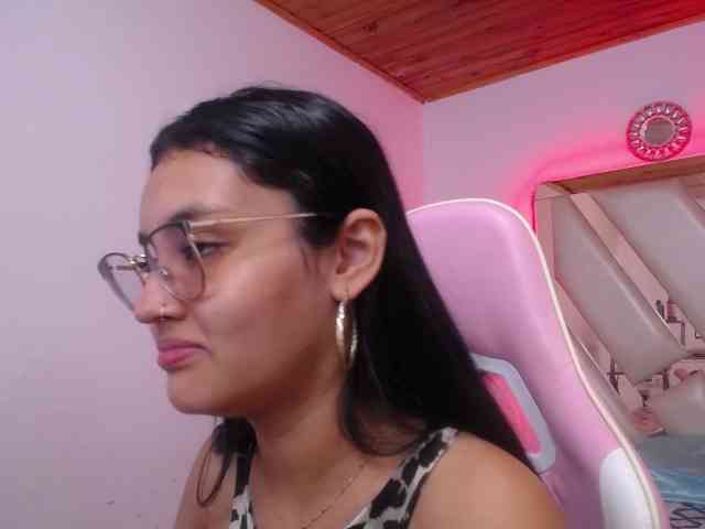 Kathemills235 webcam
