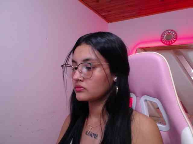 Kathemills235 webcam