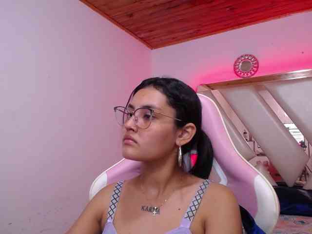 Kathemills235 webcam