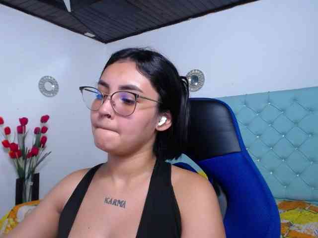 Kathemills235 webcam