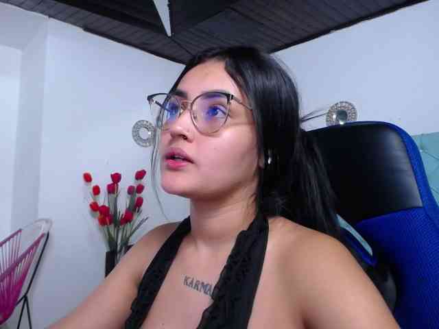 Kathemills235 webcam