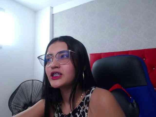 Kathemills235 webcam