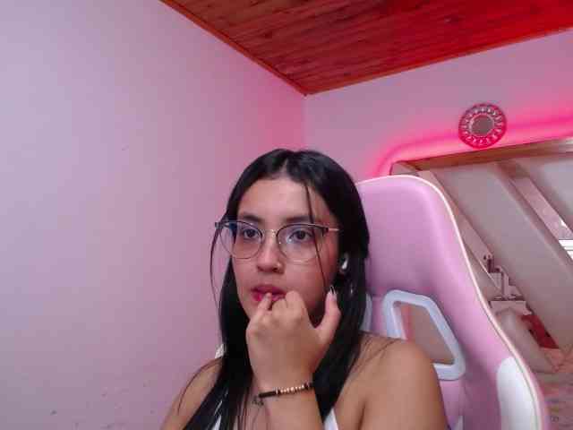 Kathemills235 webcam