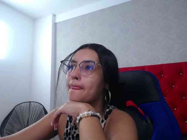 Kathemills235 webcam