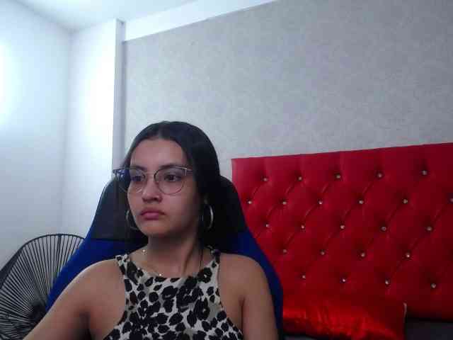 Kathemills235 webcam