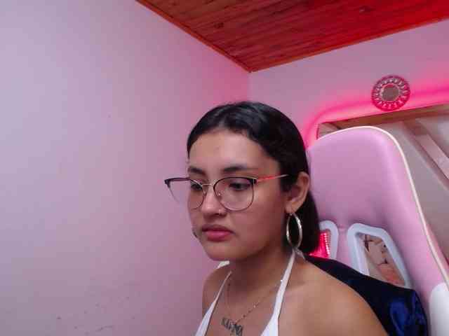Kathemills235 webcam