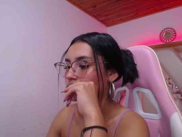 Kathemills235 webcam