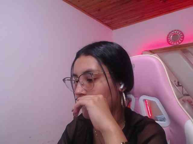 Kathemills235 webcam