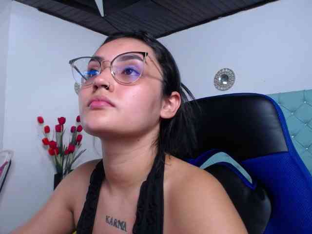 Kathemills235 webcam