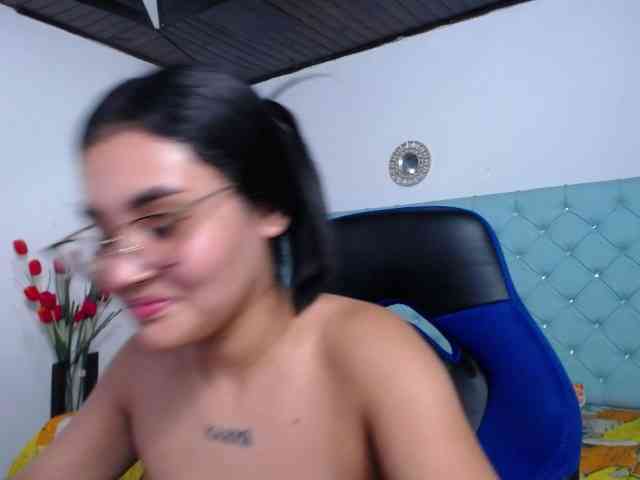 Kathemills235 webcam