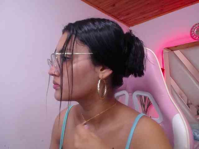Kathemills235 webcam