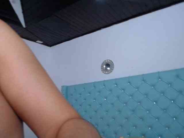 Kathemills235 webcam