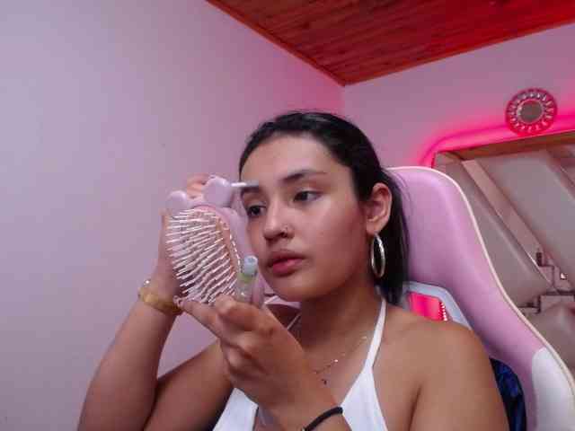 Kathemills235 webcam