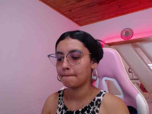 Kathemills235 webcam