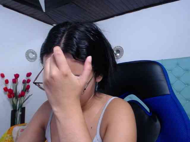 Kathemills235 webcam