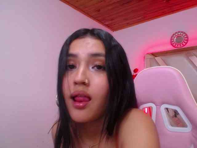 Kathemills235 webcam