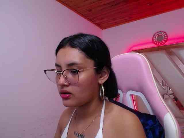 Kathemills235 webcam