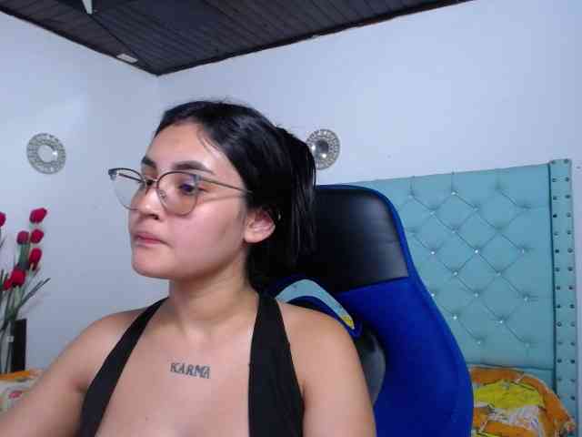 Kathemills235 webcam