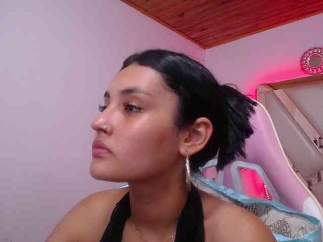 Kathemills235 webcam