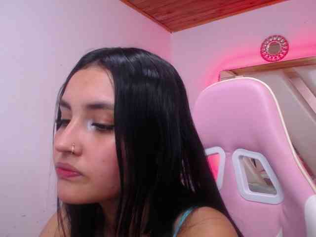 Kathemills235 webcam