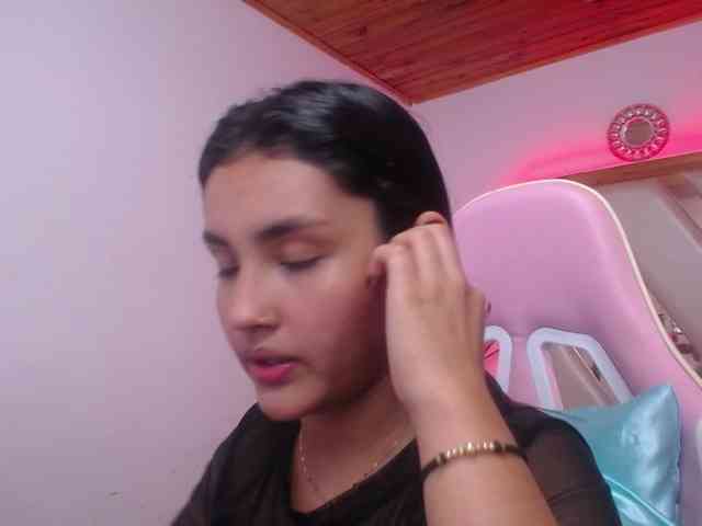Kathemills235 webcam