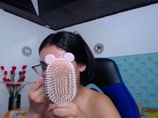 Kathemills235 webcam