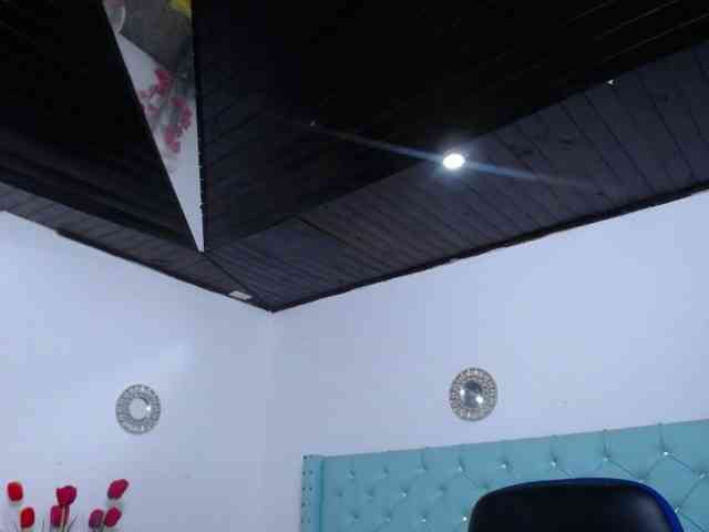 Kathemills235 webcam