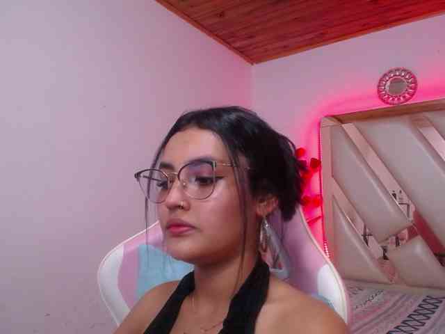 Kathemills235 webcam