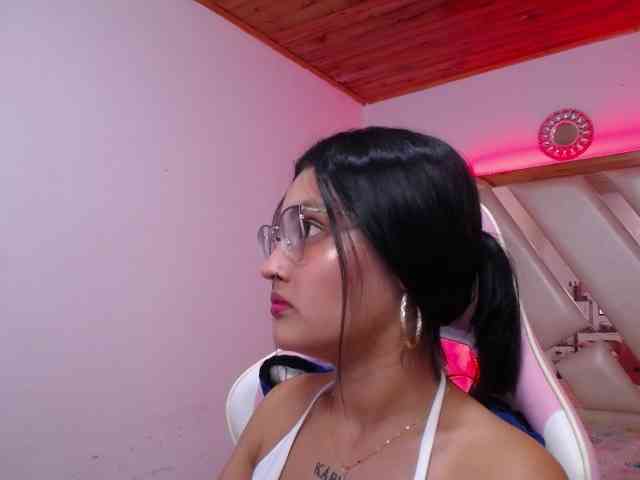 Kathemills235 webcam