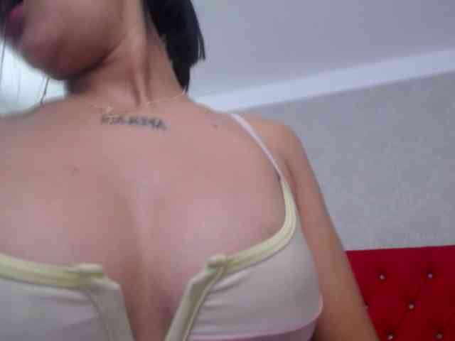 Kathemills235 webcam