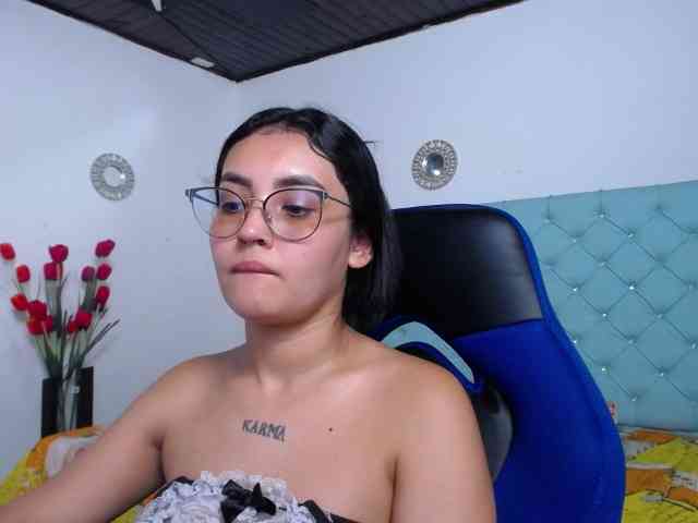 Kathemills235 webcam