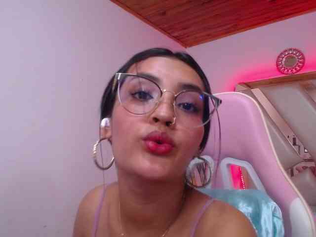 Kathemills235 webcam