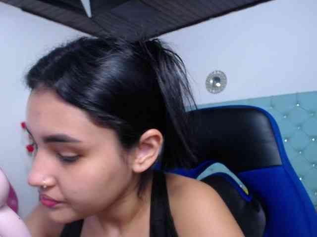 Kathemills235 webcam